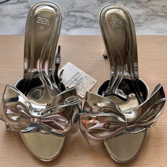 Zara Silver Metallic Heels - Picture 1 of 4